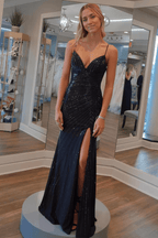 Vestido de fiesta con lentejuelas y abertura