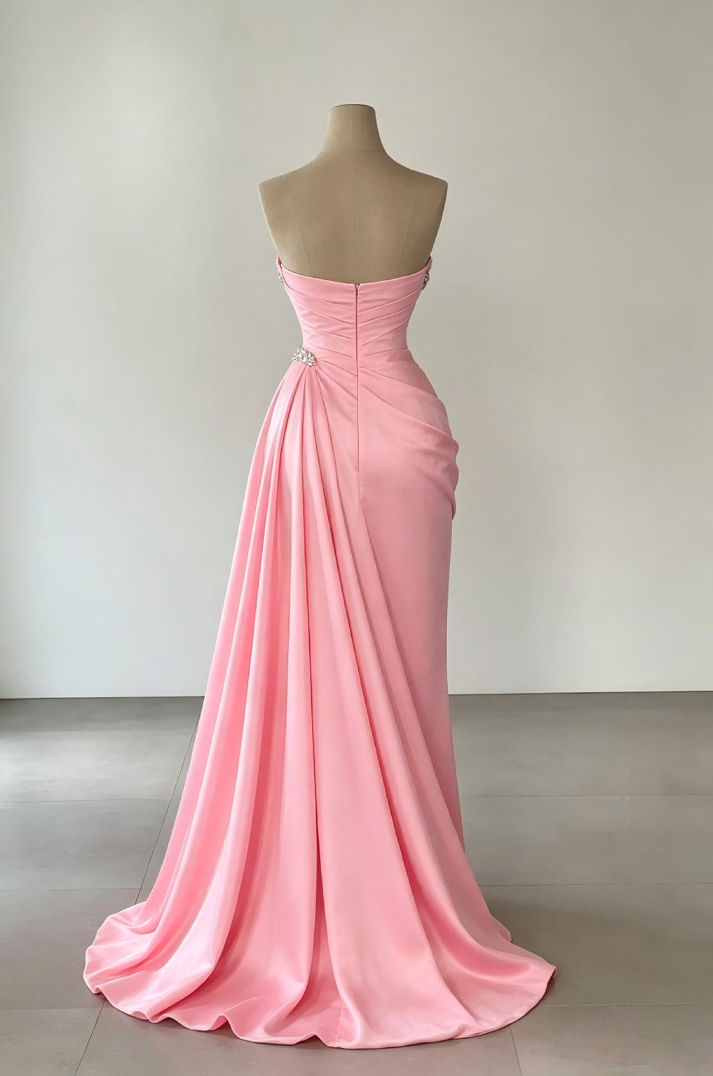 Designer-Säule Satin Trägerlose Ärmellose Rosa Ballkleider Mit Strass