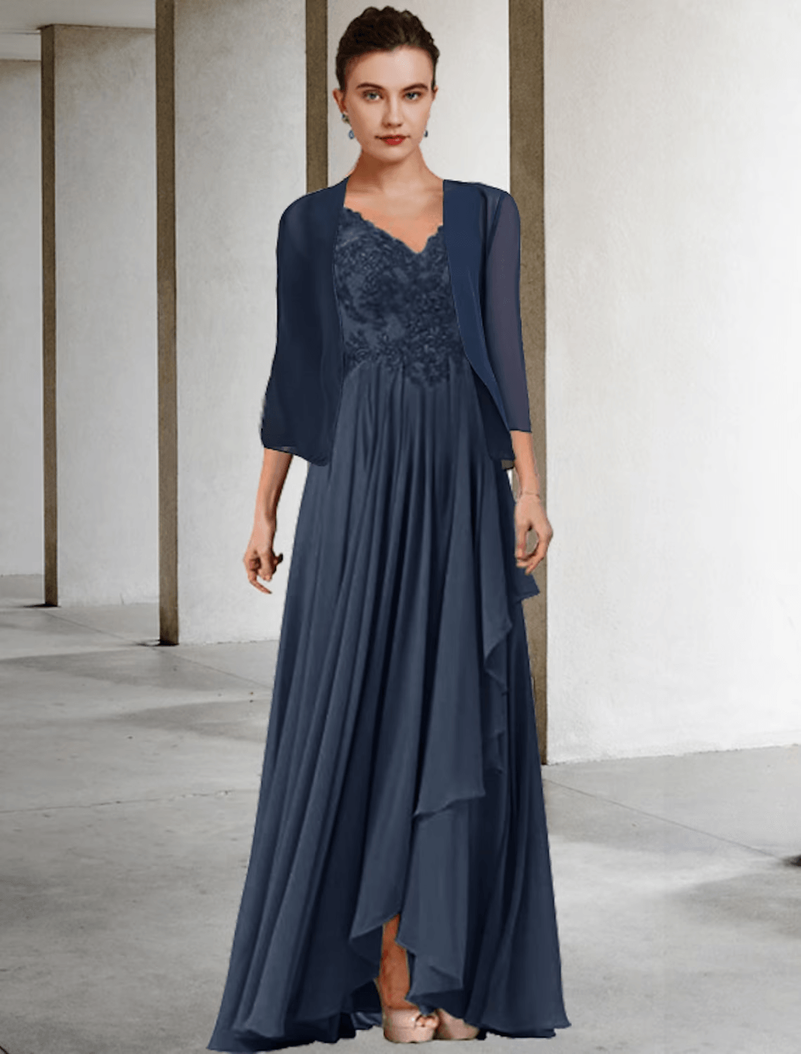 Zweiteiliges A-Linien-Kleid für die Brautmutter in Übergröße, elegant, hoher Tiefausschnitt, V-Ausschnitt, asymmetrisch, bodenlang, Chiffon, Spitze, halbe Ärmel, Wickeljacke inklusive, Kleider mit Faltenapplikationen