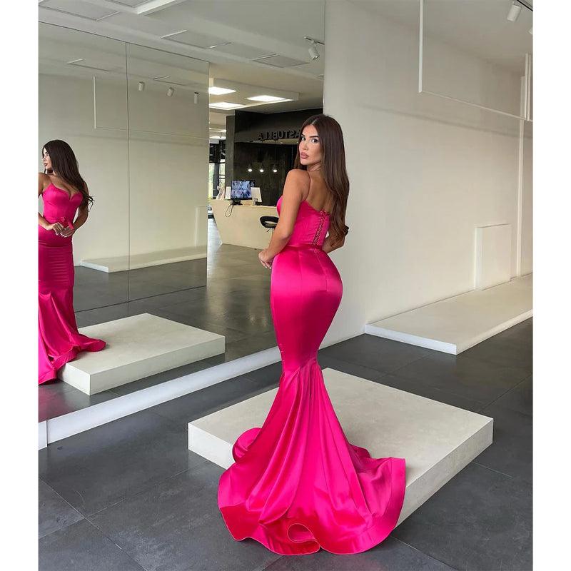 Vestido de fiesta sencillo de sirena con tirantes finos