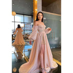Vestido de fiesta de corte A con escote en forma de corazón, mangas largas y hombros descubiertos con abertura