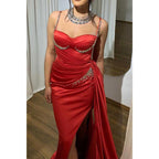 Vestido de noche para fiesta, graduación y graduación con escote en forma de corazón, tirantes finos, cuentas y cola con abertura lateral 