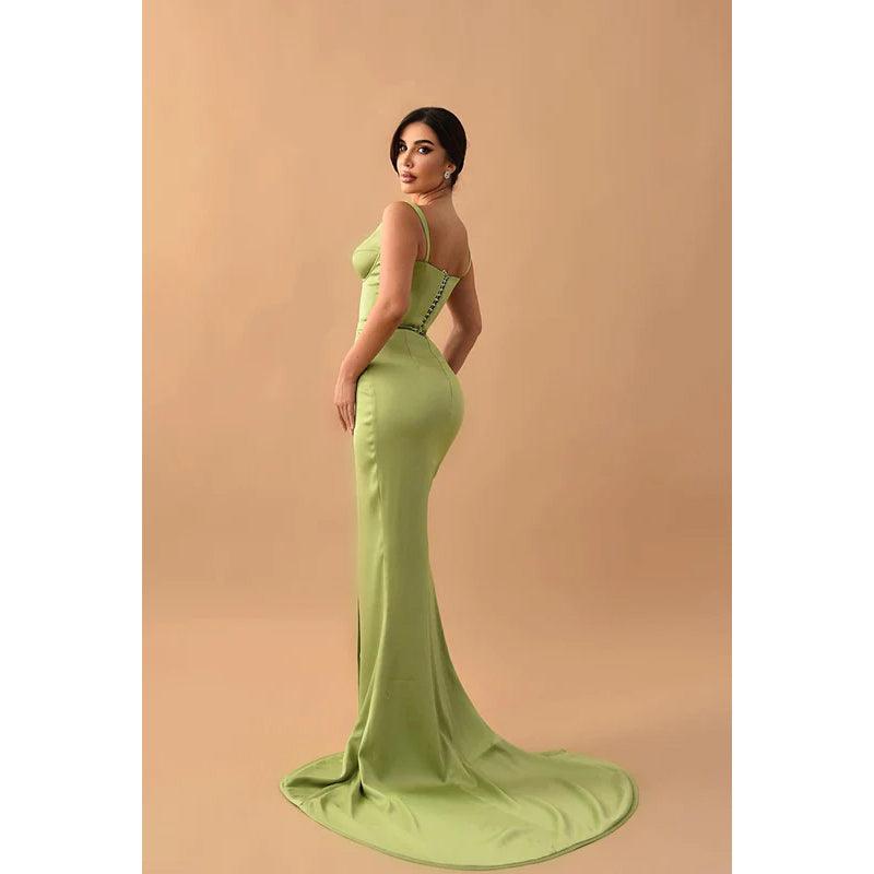 Vestido de noche largo de sirena de satén con abertura lateral y escote en V sexy con cola