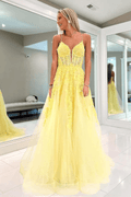 Vestido de fiesta de corte A con arreglo floral