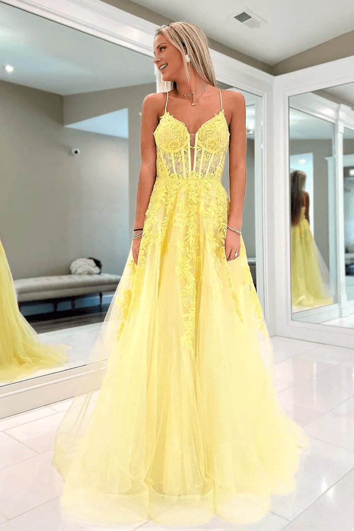 Vestido de fiesta de corte A con arreglo floral