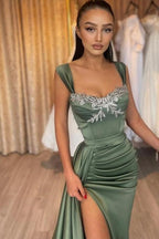 Glamouröses langes grünes ärmelloses sexy Spitzensatin-Ballkleid mit Schlitz