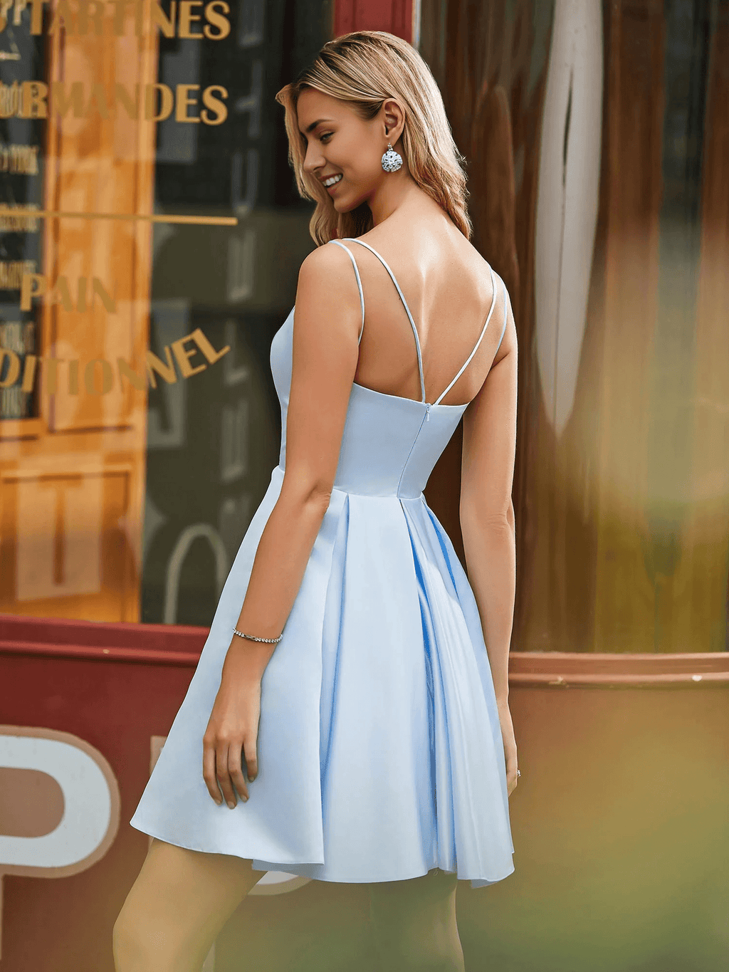 Homecoming-Kleid V-Ausschnitt A-Linie Doppelträger Satin Minikleid