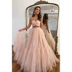 Vestido de noche largo de tul fruncido sin tirantes y escote en forma de A