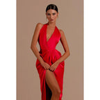Etui-/Säulen-Abendkleid aus Satin mit Neckholder und V-Ausschnitt und Seitenschlitz