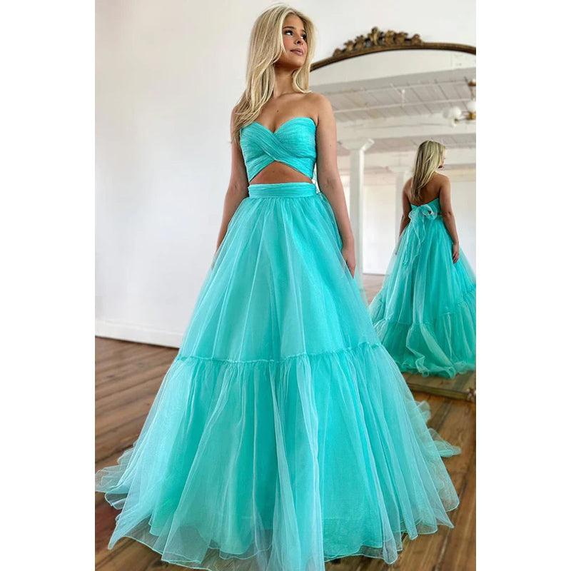 Vestido largo de fiesta de bienvenida con corte A de tul fruncido sin tirantes