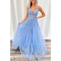 Vestido de fiesta de corte A con escote en V, tirantes finos, apliques de tul 