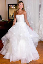 Vestido de novia NumberSea, sencillo, blanco, con corsé, corte A y apliques.