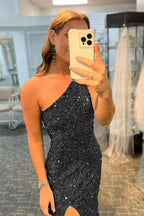Vestido de fiesta largo con lentejuelas negras brillantes y abertura