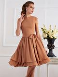 Vestidos de dama de honor cortos de gasa, con escote alto, sin mangas, con faja, cinta y cinturón