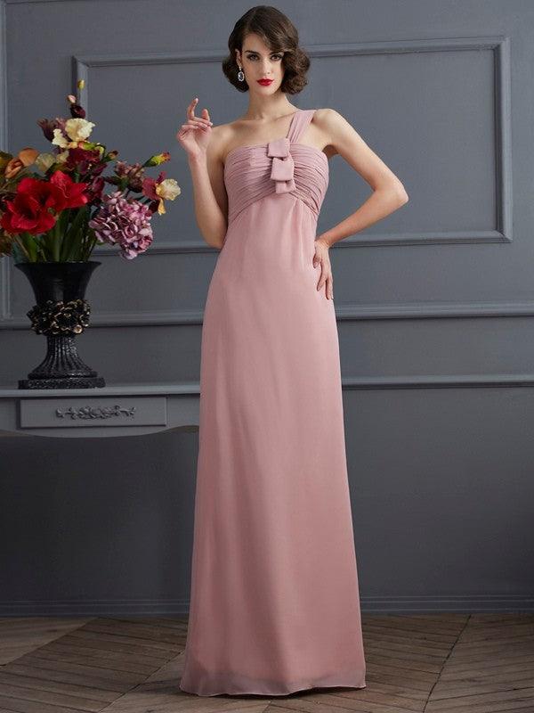 Vestidos de dama de honor largos de gasa con pliegues, sin mangas, con un solo hombro y corte tubo/columna