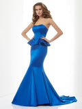 Vestidos de dama de honor largos de satén sin mangas con escote corazón y corte trompeta/sirena