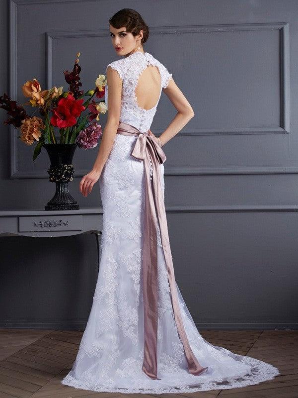 Vestidos de novia largos de satén con apliques y sin mangas de corte trompeta/sirena
