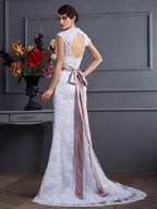 Vestidos de novia largos de satén con apliques y sin mangas de corte trompeta/sirena