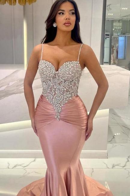 Attraktives langes Meerjungfrau-Ballkleid mit Spaghettiträgern und Schleppe aus Spitze