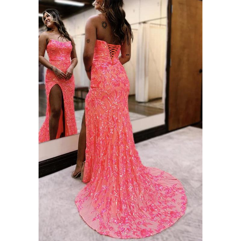 Vestido de noche de fiesta sin tirantes con apliques de lentejuelas y cuentas con abertura lateral 