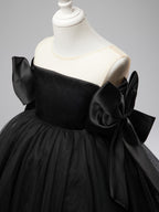 Vestido de tul negro hasta la rodilla con hombros descubiertos para niña 