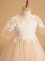 Vestido de princesa para niñas con detalles de encaje 