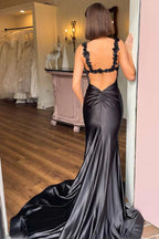 Vestido de fiesta negro con tirantes y estampado floral, corte sirena, largo