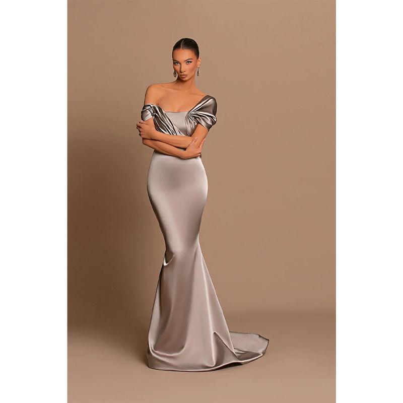 Vestido de noche formal de sirena plisado con hombros descubiertos único