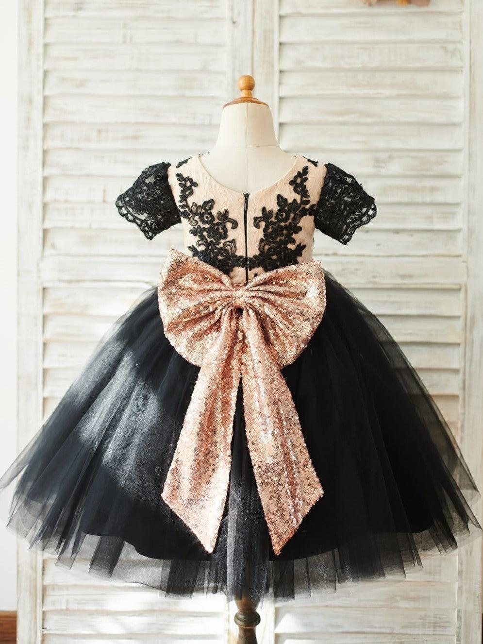 Elegante vestido de niña hasta la rodilla con cintura de lentejuelas de tul y encaje negro 