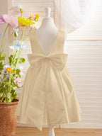 Elegantes A-Linien-Satin-Kleid mit V-Rücken und Schleife, knielang, Blumenmädchenkleid