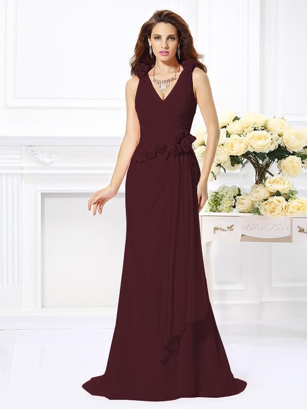Vestidos de dama de honor largos de gasa sin mangas con escote en V y flores hechas a mano de corte trompeta/sirena