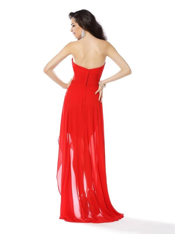 Vestidos de cóctel cortos de gasa sin mangas con escote en forma de corazón y pedrería