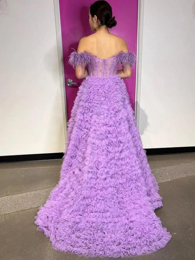Vestido de fiesta de corte A con escote en forma de corazón, de tul escalonado y largo con abertura