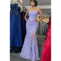 Vestido de fiesta largo con abertura, sin tirantes, con apliques y cuentas