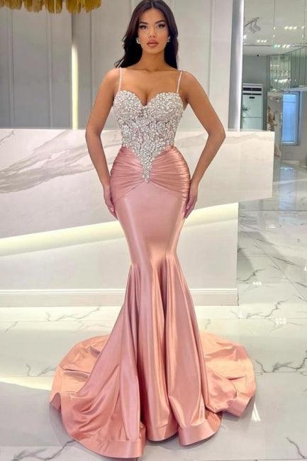 Attraktives langes Meerjungfrau-Ballkleid mit Spaghettiträgern und Schleppe aus Spitze