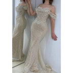 Vestido de noche largo con pliegues y cuentas y hombros descubiertos, brillante 