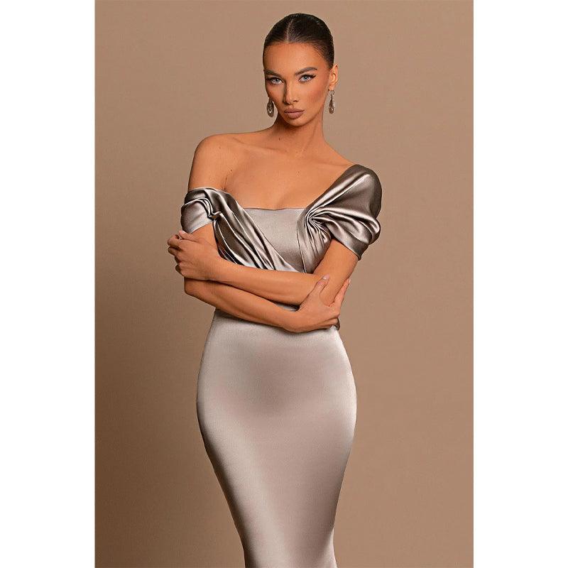 Vestido de noche formal de sirena plisado con hombros descubiertos único