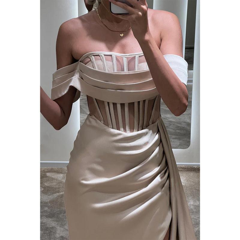 Vestido de fiesta largo con pliegues de ilusión, hombros descubiertos y satén sexy y caliente con abertura 