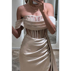 Vestido de fiesta largo con pliegues de ilusión, hombros descubiertos y satén sexy y caliente con abertura 