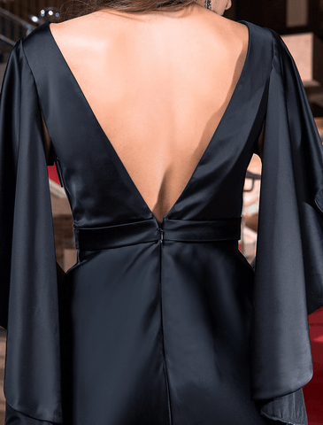Robe de soirée style sirène/trompette de célébrité, traîne à balayage/pinceau, sans manches, décolleté plongeant, satin extensible, dos en V avec cristaux