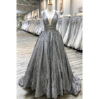 Vestido de fiesta largo de encaje gris con escote en V pronunciado 