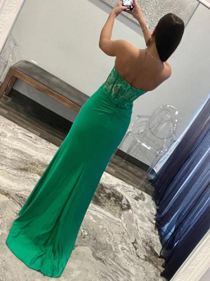 Vestido de fiesta tubo sin tirantes escote corazón largo con abertura