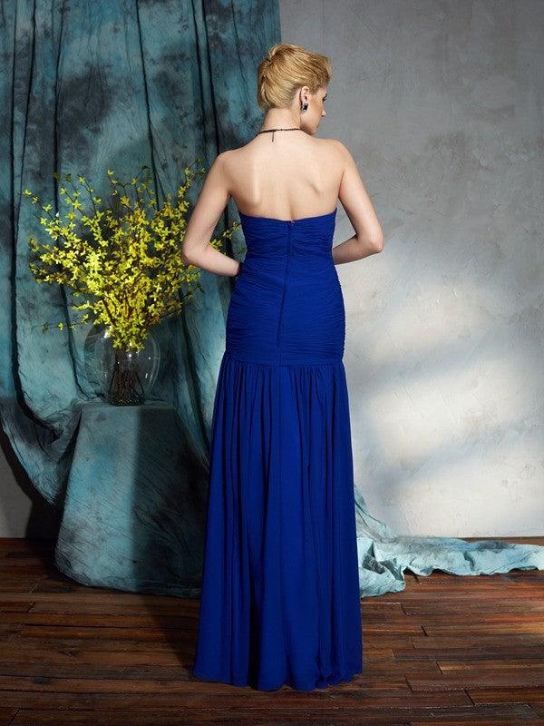 Vestidos de madre de la novia de gasa larga, sin mangas, con escote corazón, pliegues y corte columna