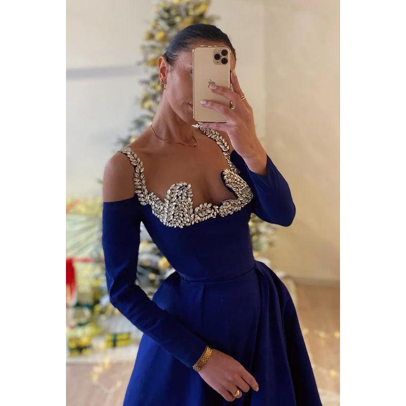 Glamouröses und dramatisches A-Linien-Abendkleid mit langen Ärmeln, Strass-Trägern und Ballkleid