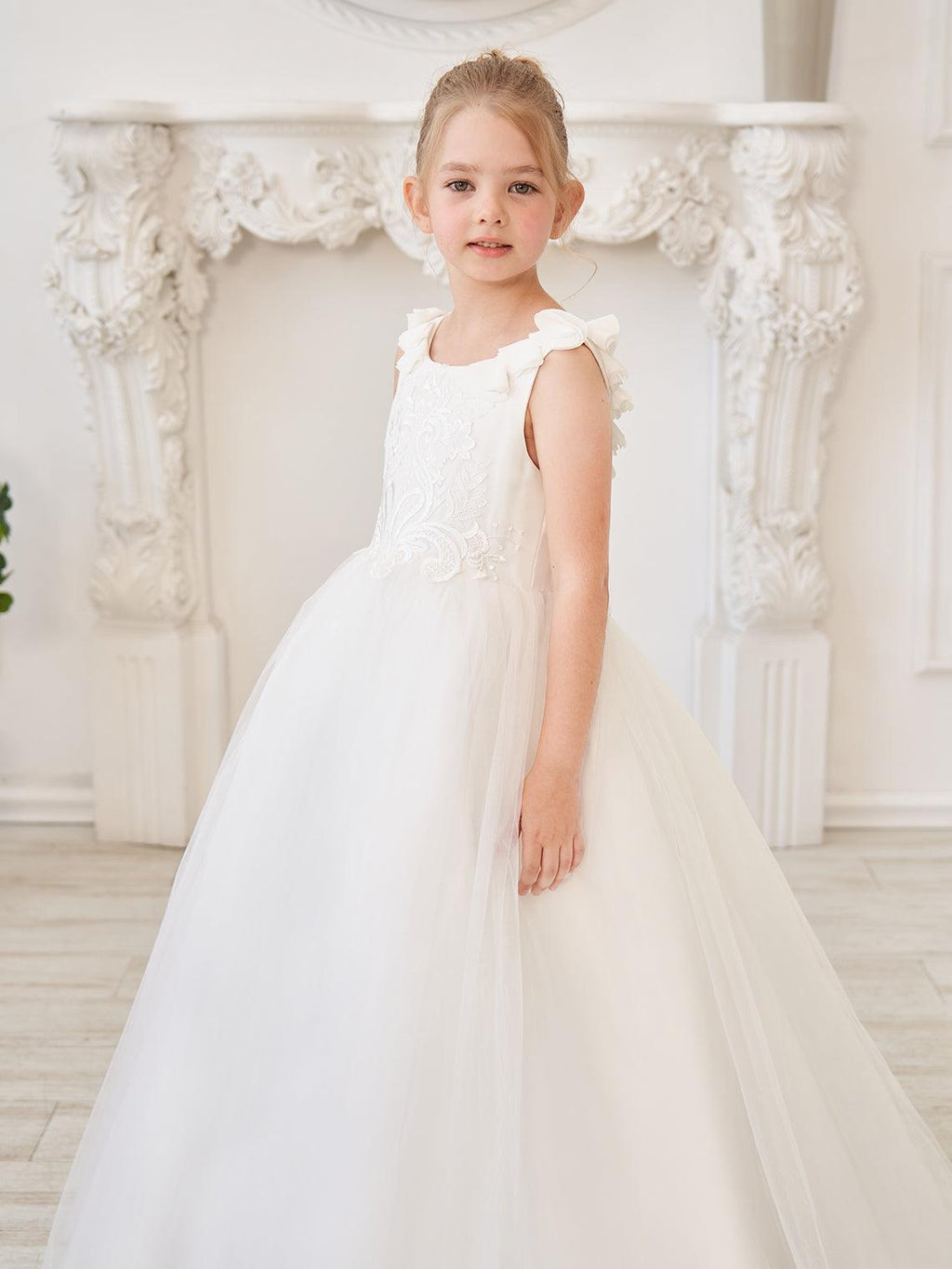 Elegante vestido de niña de las flores de tul blanco con cola larga 