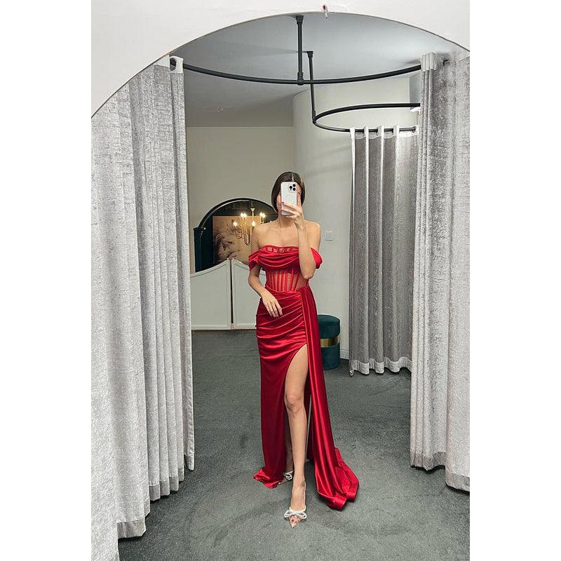 Vestido formal de noche de graduación sin mangas, de satén, con pliegues y hombros descubiertos, corte tubo/columna