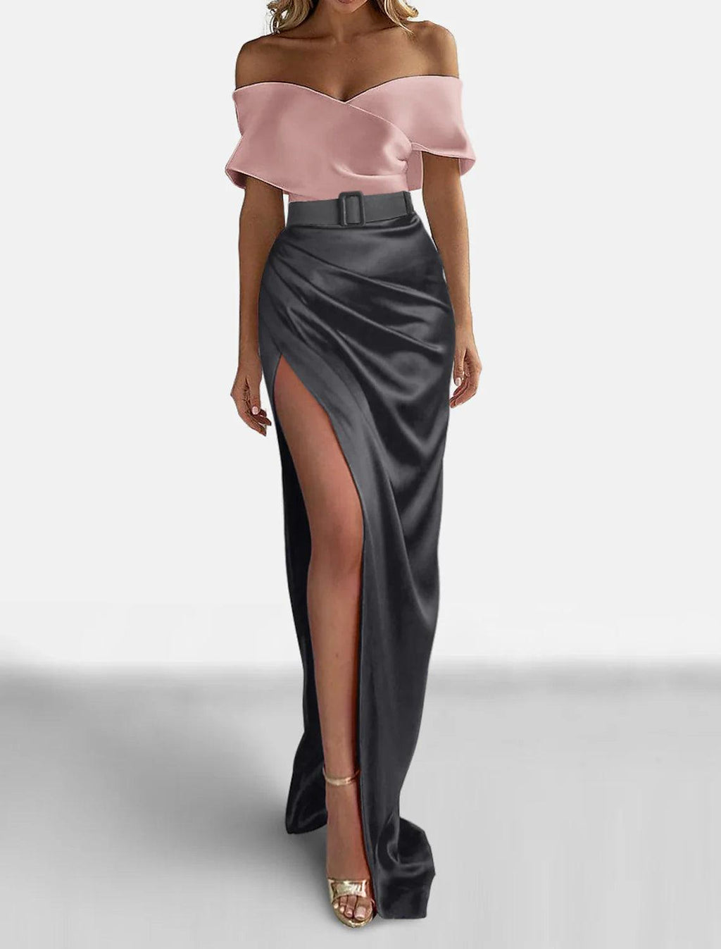 Vestido elegante formal de noche con cola larga y mangas cortas, hombros descubiertos, satén y abertura fruncida