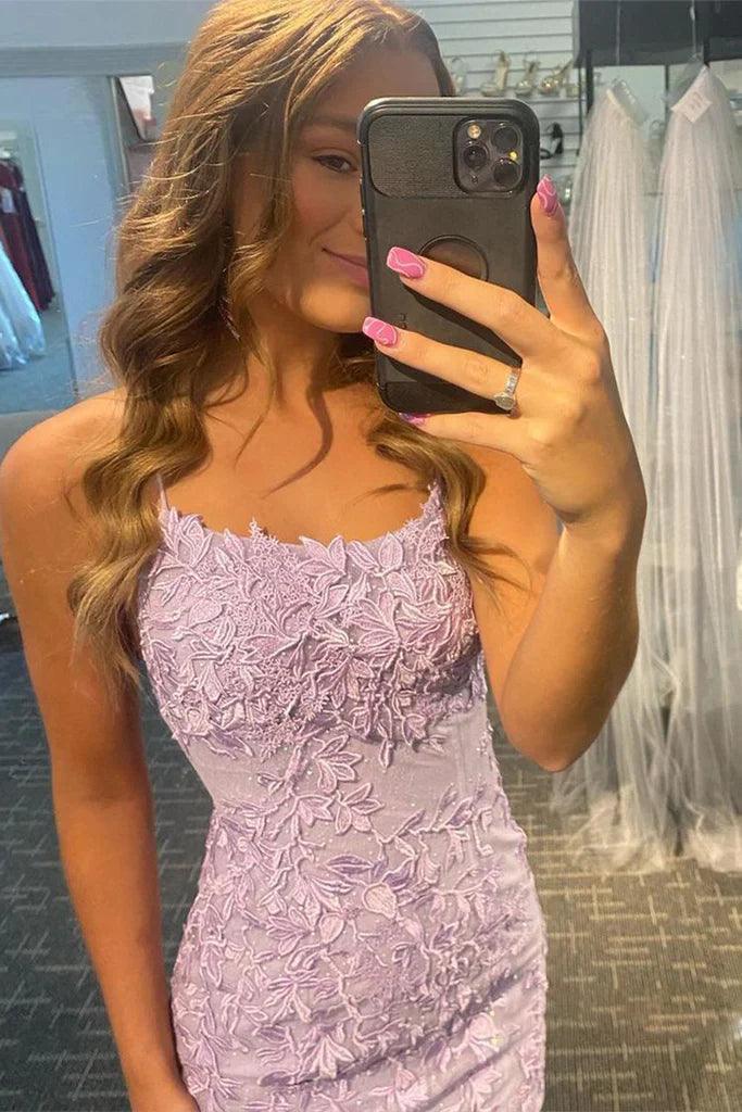 Enges, figurbetontes blaues Homecoming-Kleid, rückenfreies Partykleid
