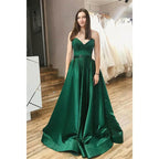 Vestido de fiesta largo sencillo de satén verde con escote en V y abertura, corte A 