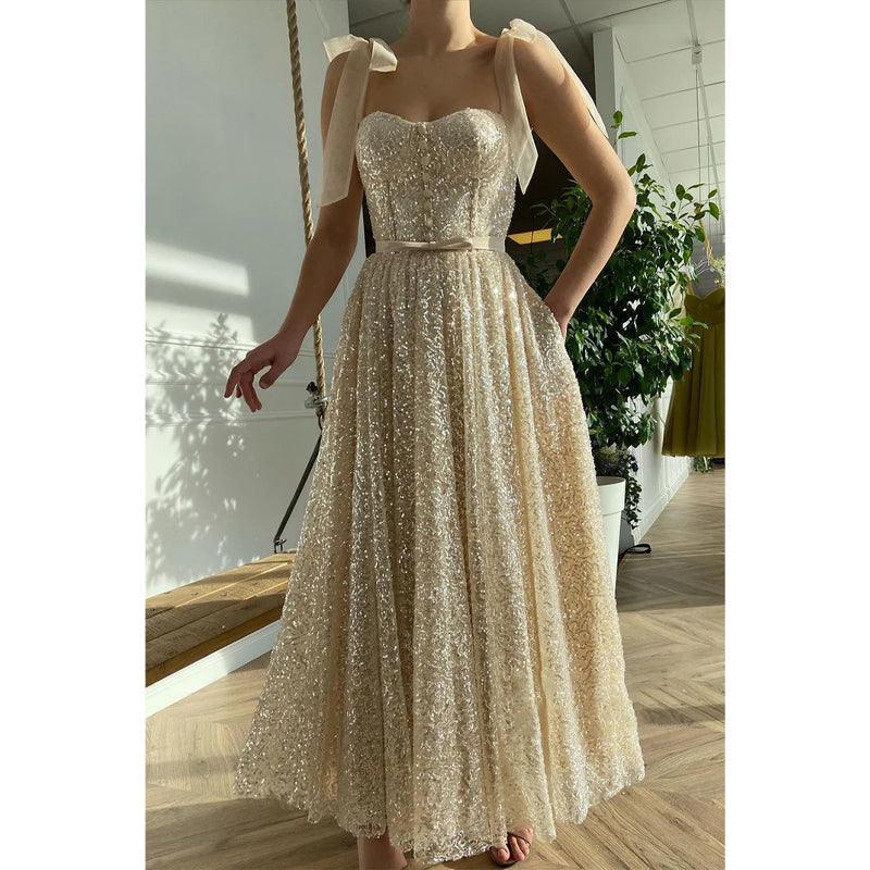 Vestido de fiesta con tirantes finos, escote corazón, lentejuelas y purpurina 